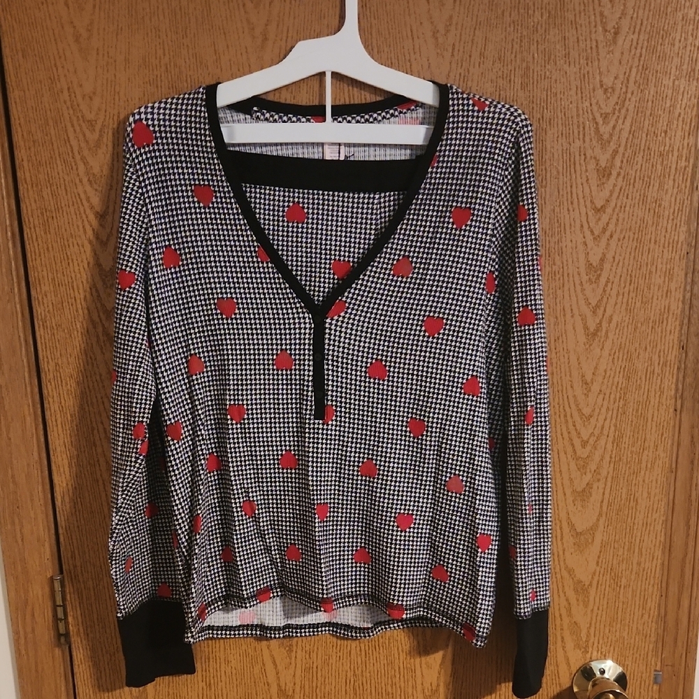 Black and White Checkered Top with Red Hearts